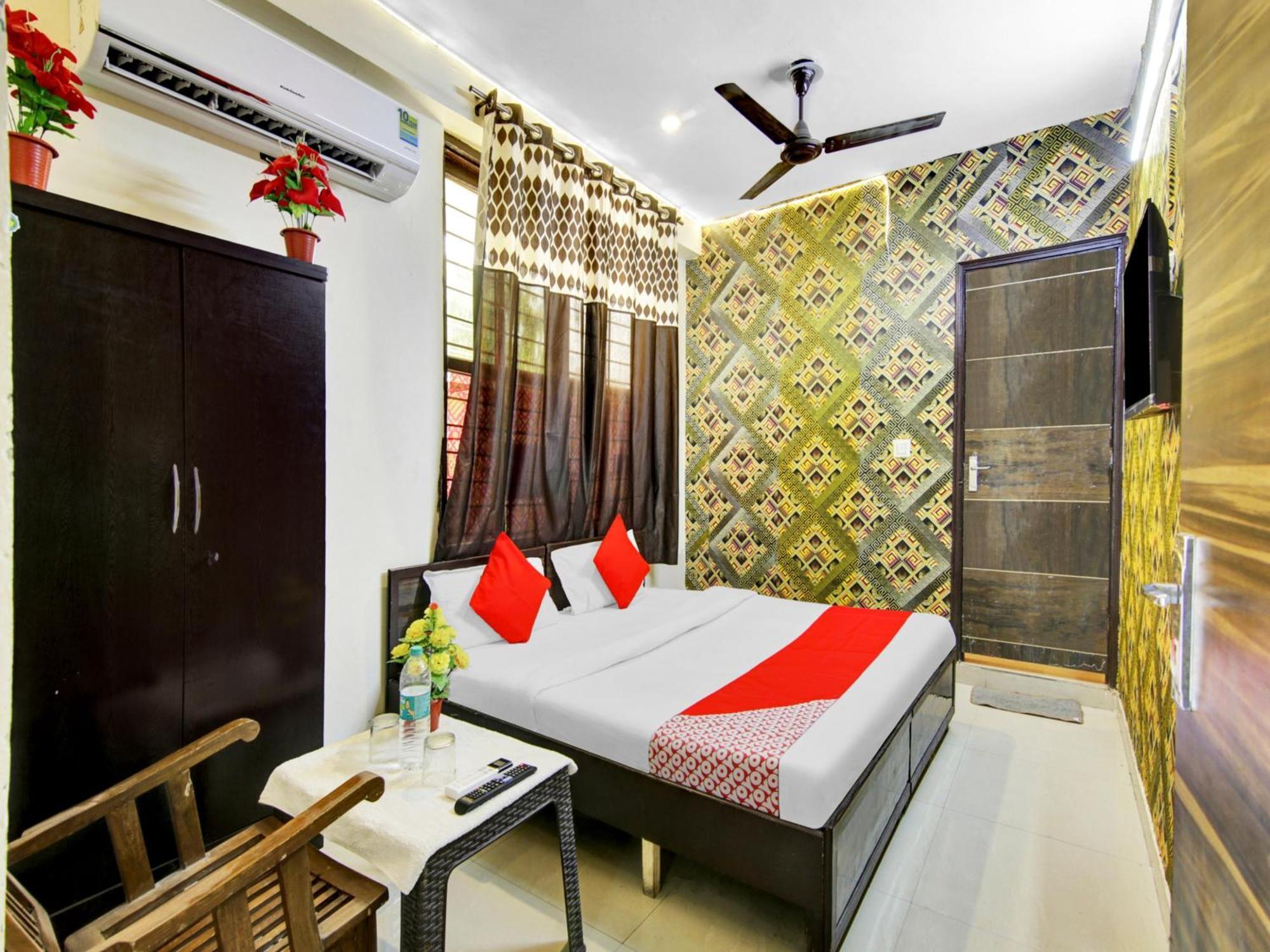 Hotel O Kailash Inn New Delhi Buitenkant foto